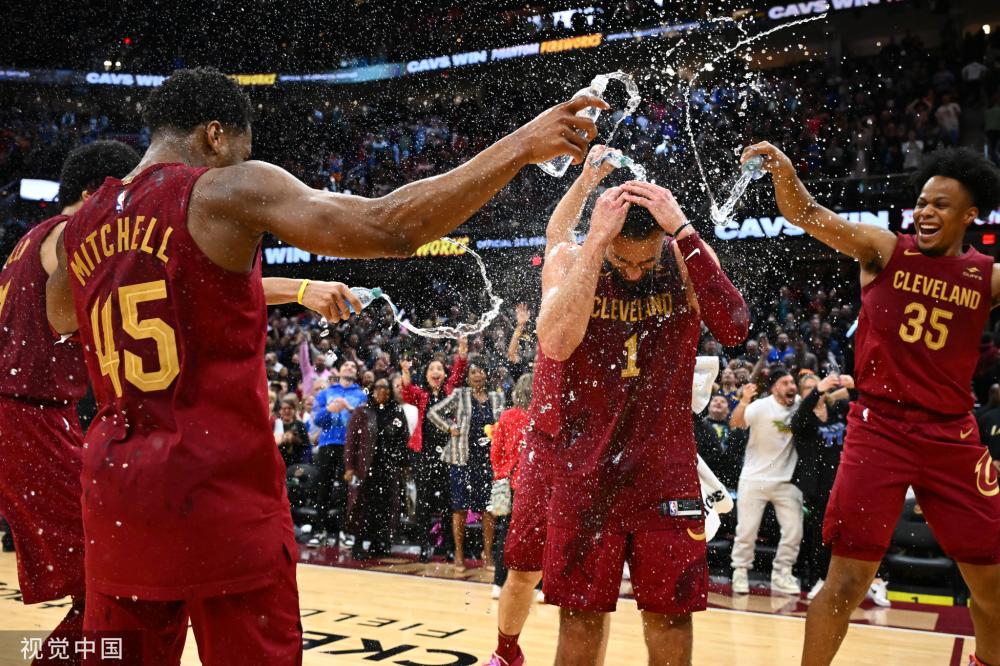 冠奖杯的重 冠奖杯的重